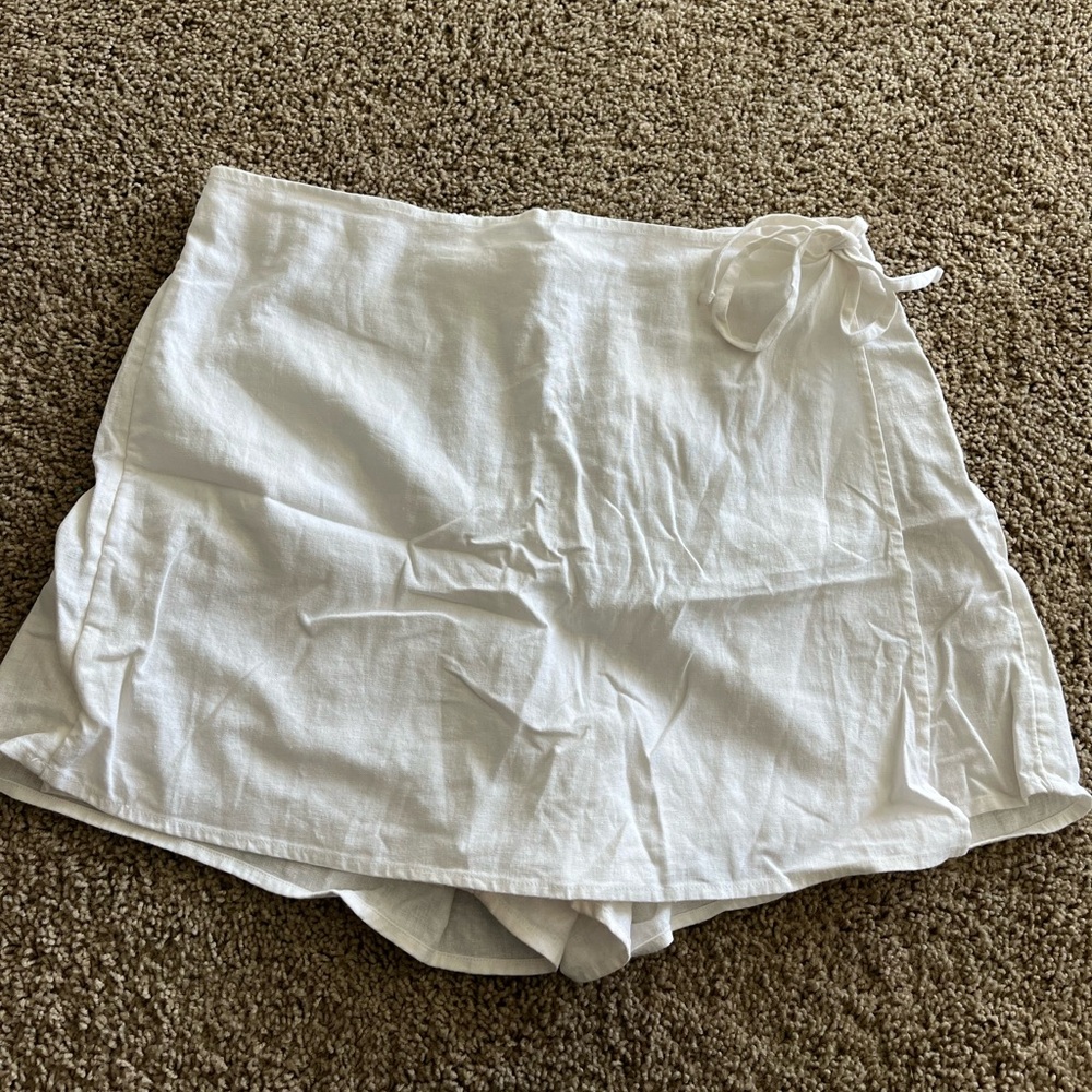 Old Navy: white skort